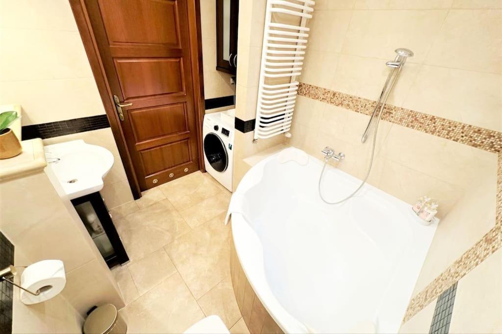 Exclusive Penthouse Near Citycenter 120M2 +Netflix Krakau Exterior foto